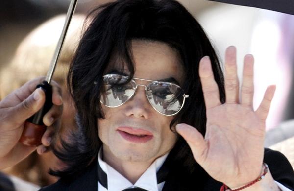 Foi encontrado no sangue de Michael Jackson 3,2 microgramas por mililitro do poderoso anestésico propofol (Divulgação)