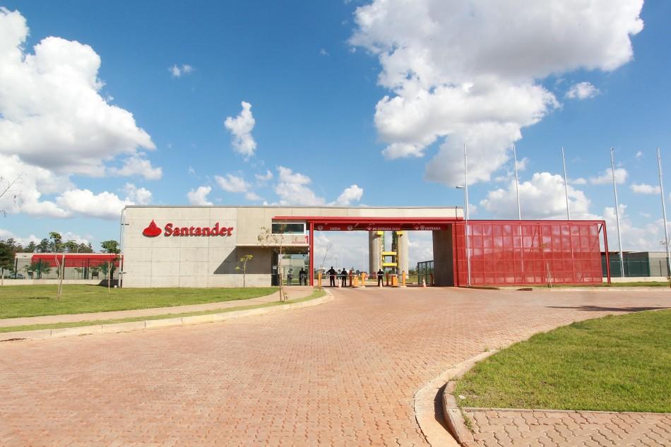 Santander vai investir R$ 450 milh&otilde;es para colocar em opera&ccedil;&atilde;o novos data centers ( Leandro Ferreira/AAN)