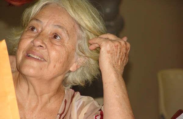 A escritora brasileira Adélia Prado (Divulgação)