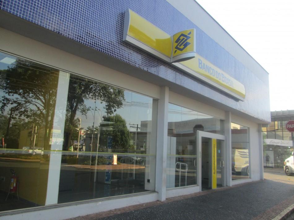 Ladr&otilde;es abriram buraco na parede para roubar ag&ecirc;ncia banc&aacute;ria em Americana (Jaqueline Harumi/AAN )