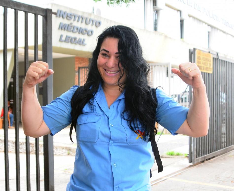 Veridiana Gama, de 34 anos, campe&atilde; paulista em queda de bra&ccedil;o e agrediu ladr&atilde;o que tentou roubar o &ocirc;nibus em que trabalha (Élcio Alves/AAN)