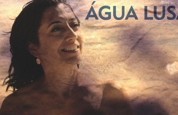 A cantora portuguesa Jussara Silveira na capa de seu disco '&Aacute;gua Lusa' ( Divulgação)