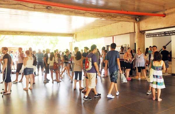 Candidatos e familiares no Ciclo Básico da Unicamp ( César Rodrigues/AAN)
