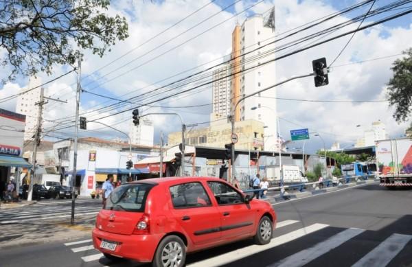 Sem&aacute;foro apagado na Avenida Senador Saraiva, no Centro de Campinas, devido aos apag&otilde;es  ( Edu Fortes/AAN)