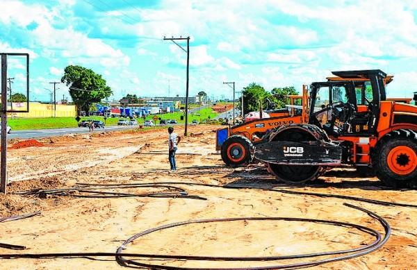 Homens trabalharam no final de semana para adiantar acertos necess&aacute;rios ( Carlos Sousa Ramos/AAN)