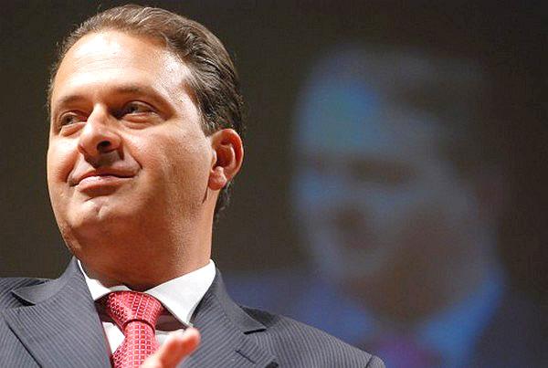 O governador de Pernambuco e provável candidato à Presidência em 2014, Eduardo Campos (PSB), classificou de covarde o texto publicado pelo PT nacional que o chama de 'tolo' ( Divulgação)