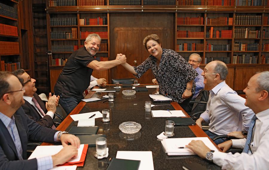 Al&eacute;m de Lula, toda a coordena&ccedil;&atilde;o da campanha petista se reuniu com a presidente, no Pal&aacute;cio da Alvorada ( Divulgação)
