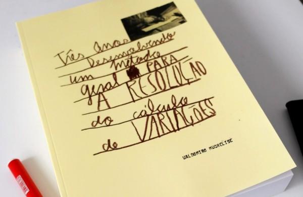 O livro de Mugrelise re&uacute;ne obras produzidas desde o ano de 2011 