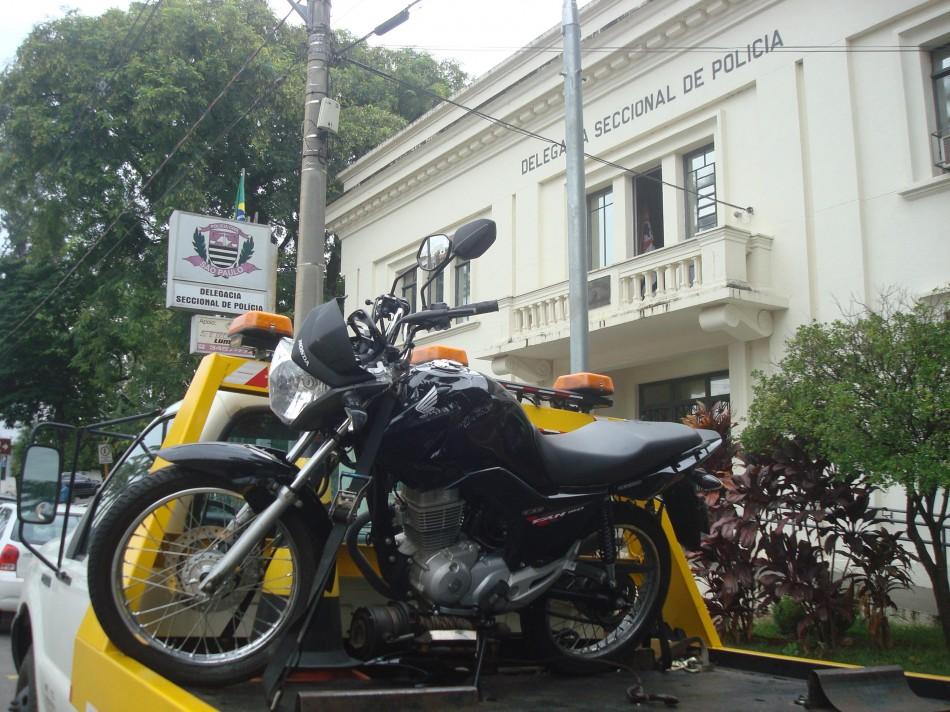 Motocicleta foi atingida por &ocirc;nibus (Jornal O Liberal)