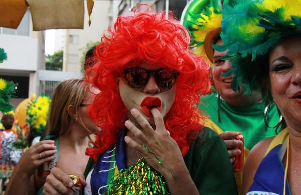 Blocos agitam a sexta-feira na Vila Padre Manoel da N&oacute;brega e em Bar&atilde;o Geraldo (Camila Moreira/AAN)