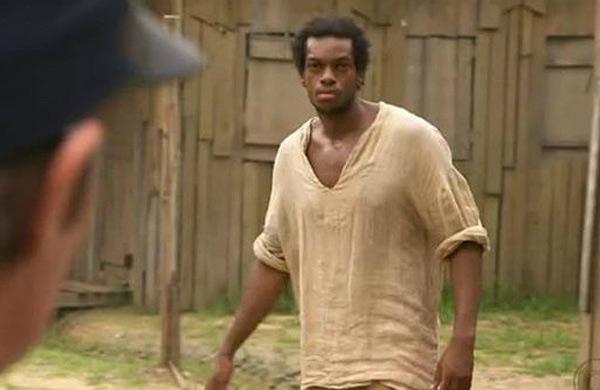 O jovem, que fez uma participa&ccedil;&atilde;o na novela &quot;Lado a lado&quot;, da TV Globo (Divulgação/TV Globo)