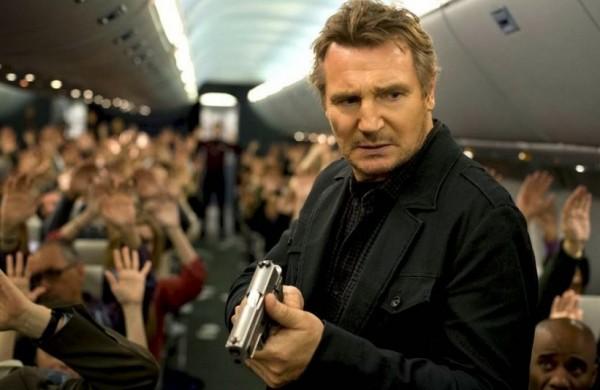 Liam Neeson em cena do filme &quot;Sem Escalas&quot;, de Jaume Collet-Serra ( Divulgação)