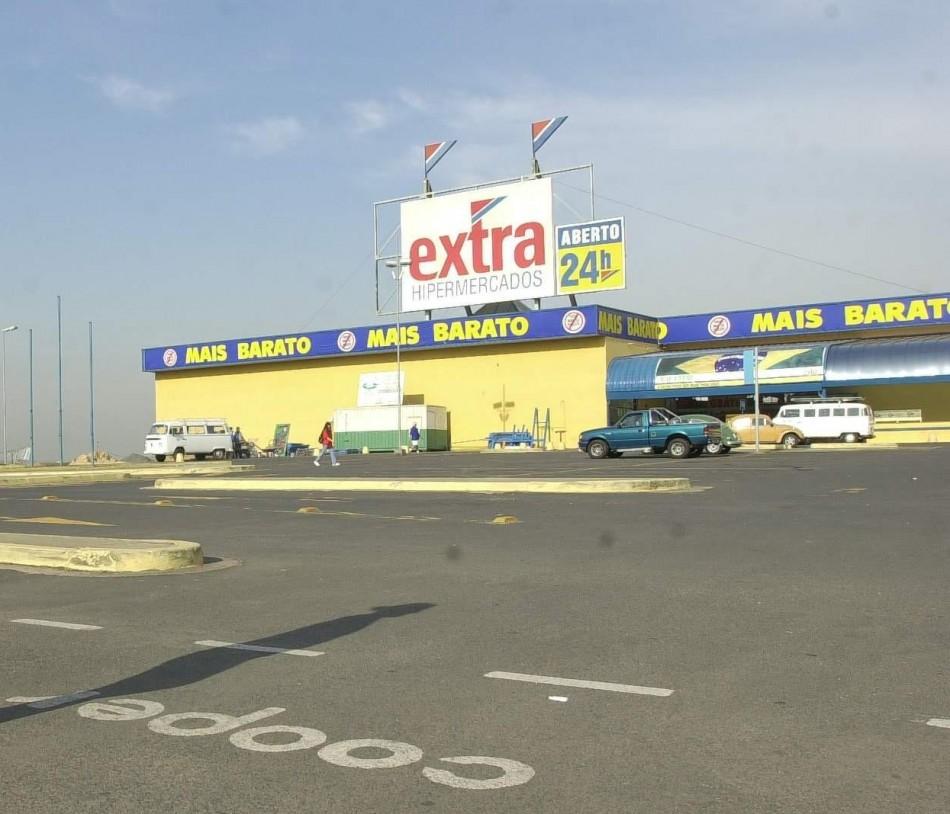 Assalto ao Extra Amoreiras ocorreu quando a loja j&aacute; estava fechada ( Cedoc/RAC)