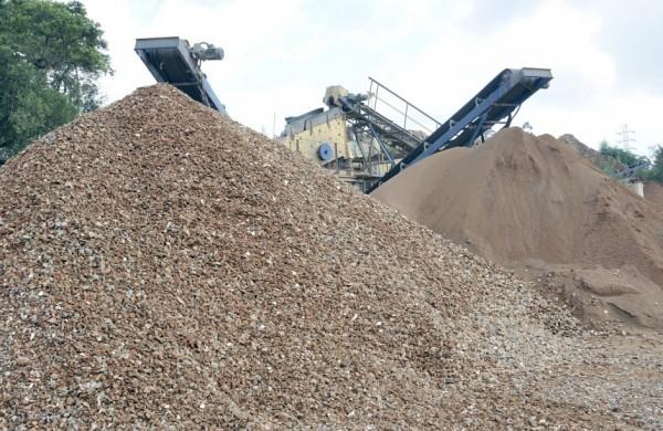 Reciclagem de entulho produz pedras para obras p&uacute;blicas ( Reprodução)