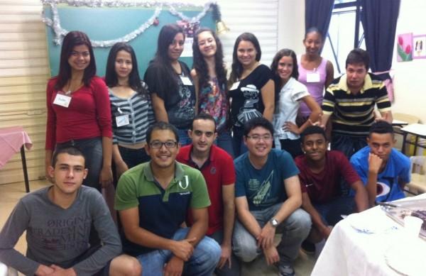 Professores e alunos da turma piloto do curso iTalentos de 2013 ( Divulgação)