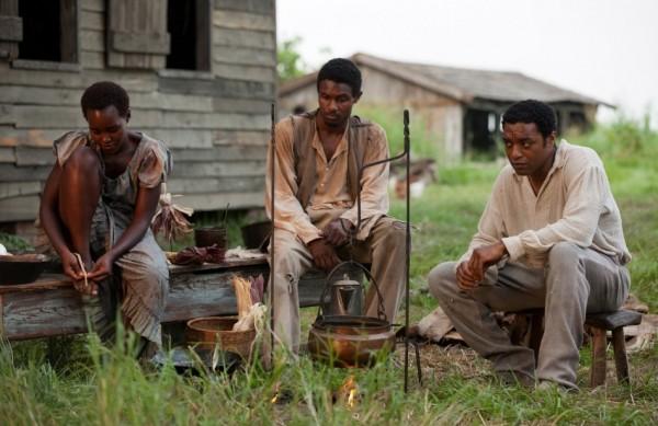 Produ&ccedil;&atilde;o, faturou tamb&eacute;m o de atriz coadjuvante (Lupita Nyong?o) e roteiro adaptado (John Ridley) ( Divulgação)