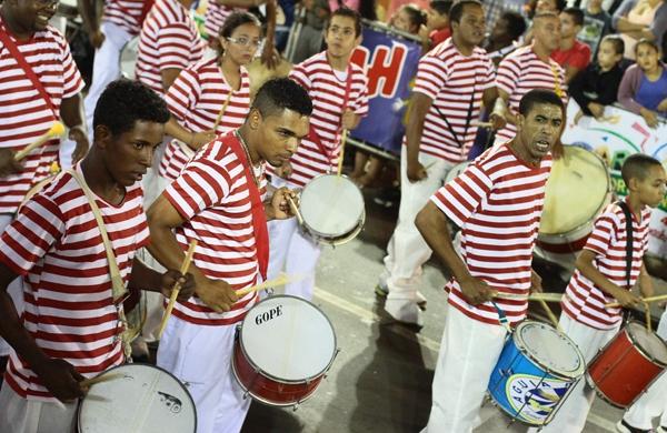 Bateria da Escola de Samba Acad&ecirc;micos do Boa Esperan&ccedil;a, em Hortol&acirc;ndia (Janaina Ribeiro/Especial para AAN )