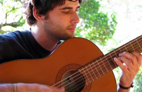 O m&uacute;sico Guilherme Lamas abre a programa&ccedil;&atilde;o musical da Fnac ( Divulgação)