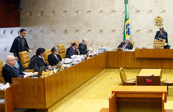 Ministros do STF (Supremo Tribunal Federal) durante sess&atilde;o para julgar os recursos condenados pelo mensal&atilde;o  (Nelson Jr./SCO/STF)