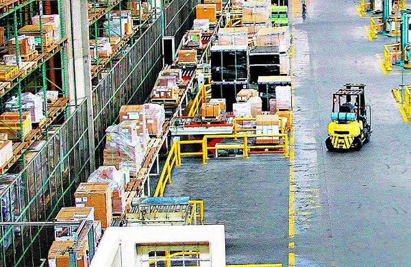 Mercadoria armazenada em terminal de cargas do aeroporto de Viracopos: redu&ccedil;&atilde;o no tempo de despacho ( Cedoc/RAC)