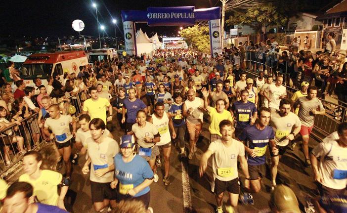Largada da 18ª Corrida da Lua no Taquaral ( Leandro Ferreira/AAN)