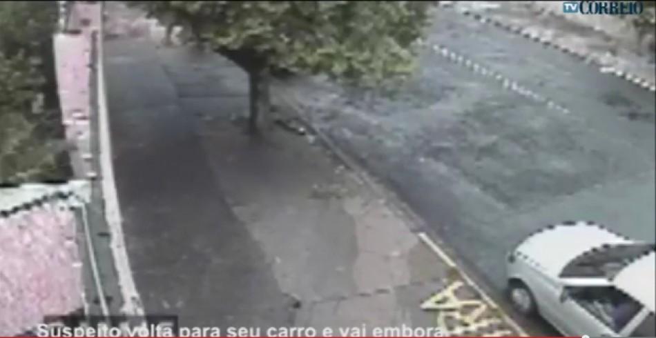 C&acirc;mera de seguran&ccedil;a registra roubo de carro no Jardim do Lago, em Campinas ( Reprodução)