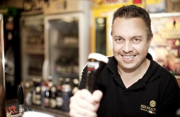 Maurício Assis, proprietário do Nosso Bar, pub localizado no Mercado Campineiro (Divulgação/Isabela Martini)