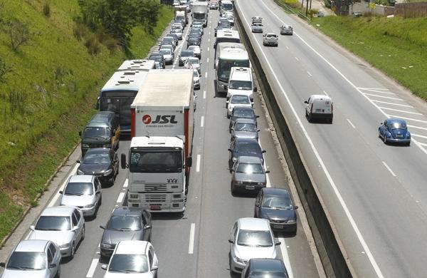 O IPVA é dividido - 50% do valor vai para o Estado e 50% para a cidade em que o carro é emplacado (Gustavo Tilio/Especial para a AAN)