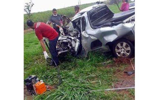 Motorista ficou gravemente ferido e foi encaminhado a hospital de Rio Preto ( Divulgação)
