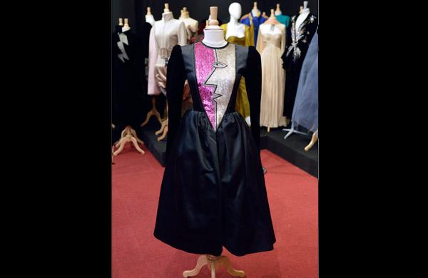 Vestido tem o nome Picasso pertencia a modelo Danielle Luquet  (Eric Feferberg/AFP)