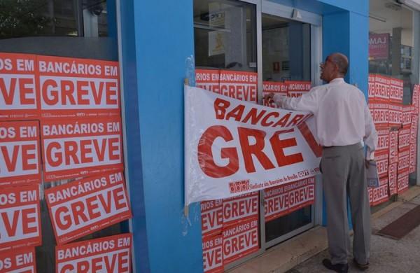 Bancários pedem reajuste salarial de quase 12%  (Wilson Dias/ABr)