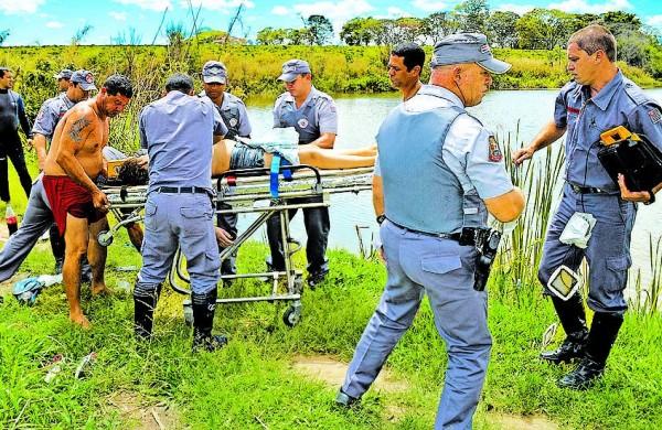 Bombeiros conseguiram ressuscitar a jovem, que morreu no hospital (Rodrigo Fernandes/MG Acontece)