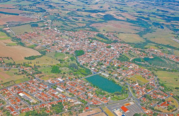 A cidade de Charqueada fica a 25 quilômetros de Piracicaba, na rodovia Hermínio Petrin (SP-308) (Cristiano Diehi Neto)