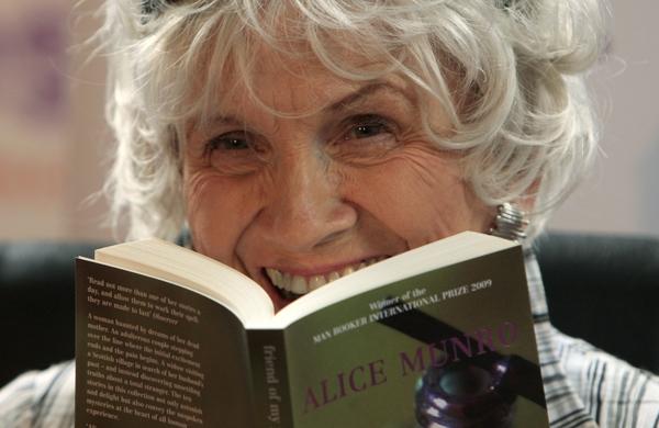 A vencedora do Prêmio Nobel de literatura em 2013, a escritora canadense Alice Munro (France Press)