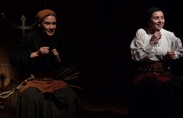 As atrizes Mellene Ramalho e Rosana Barros em cena da peça 'Agreste Malvarosa' ( Divulgação)