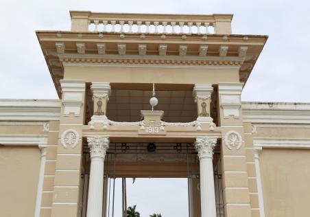 O portal centenário de um verdadeiro museu a céu aberto (Baú de Histórias/Blog)