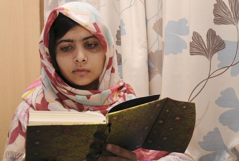 Malala foi submetida a uma dupla operação na caixa craniana que durou 5h (France Press)