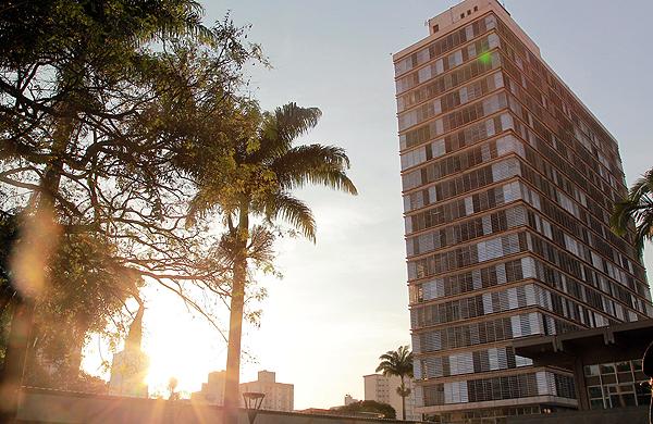 Sede da Prefeitura de Campinas, que desde ontem conta com agentes que vão informar desde o mau atendimento até a cobrança de propina ( Cedoc/RAC)