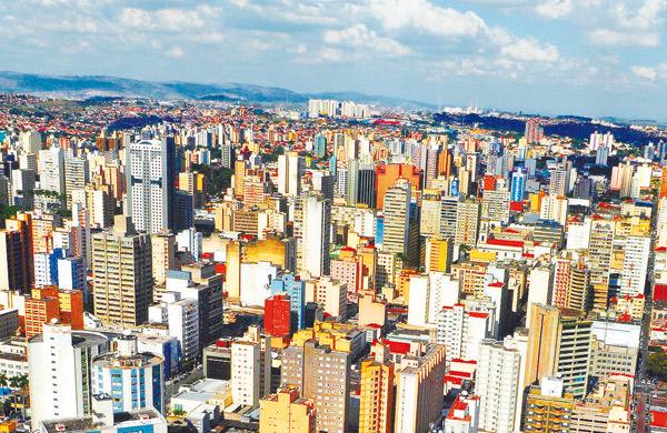 Vista aérea de prédios na região central de Campinas (Cedoc/RAC)