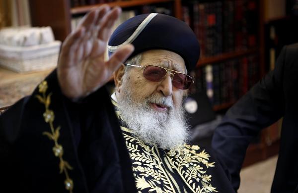 Rabino Ovadia Yosef durante uma reunião em Jerusalém (France Press)