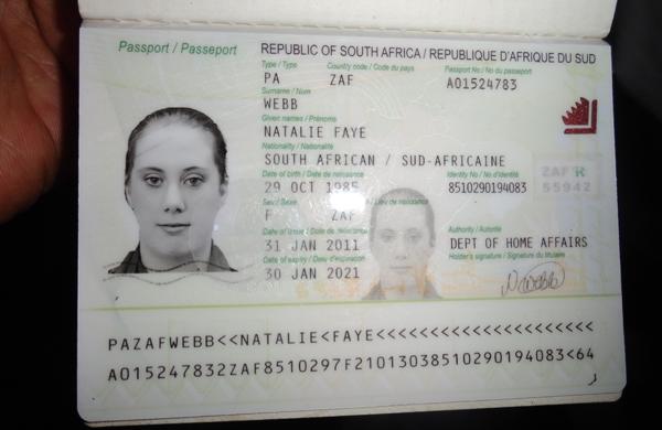 Passaporte de Samantha Lewthwaite, também conhecida como a "Viúva Branca" (France Press)