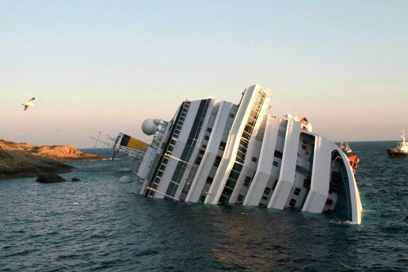 Navio naufragou nas proximidades da ilha toscana de Giglio (AFP)