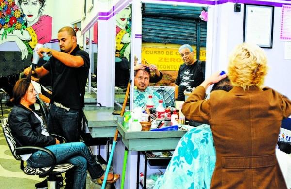Salão de beleza na avenida Moraes Salles, que fez contratações em agosto (Elcio Alves/AAN)