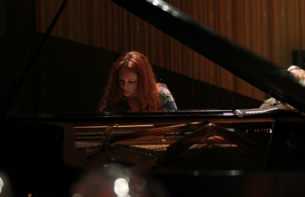 A premiada Karin Fernandes, atração do concerto da sinfônica  ( Divulgação)