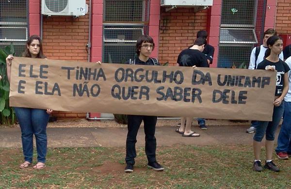 universitário da Unicamp protestam na frente da reitoria da Universidade (Dorinaldo Oliveira/ Correio Popular)