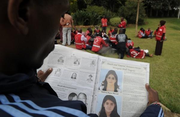 Pelo menos 61 civis, seis membros das forças de segurança quenianas e cinco terroristas morreram  (France Press)