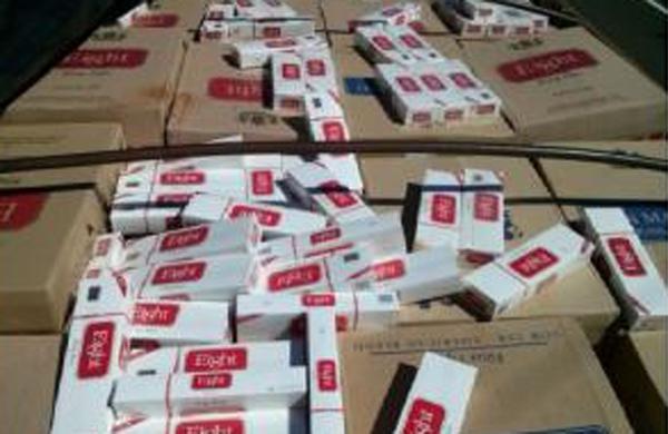Cigarros foram trazidos do Paraguai pela quadrilha, que foi presa em flagrante (Divulgação/ Polícia Rodoviária )