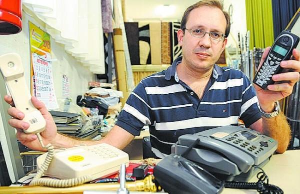 Comerciante Fernando Ianella, de 42 anos, já acumula prejuízo de R$ 30 mil (Érica Dezonne/ ANN)