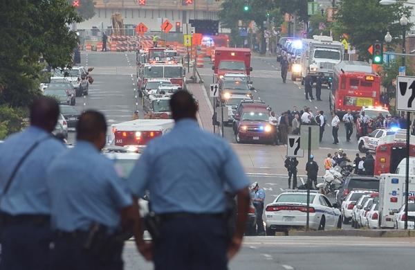 Movimentação de policiais, bombeiros e soldados é intensa após tiroteio (France Press)