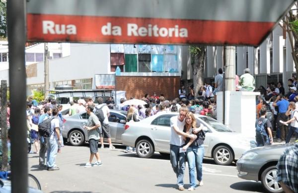 Estudantes seguem na reitoria; DCE assume prejuízos (Edu Fortes/AAN)